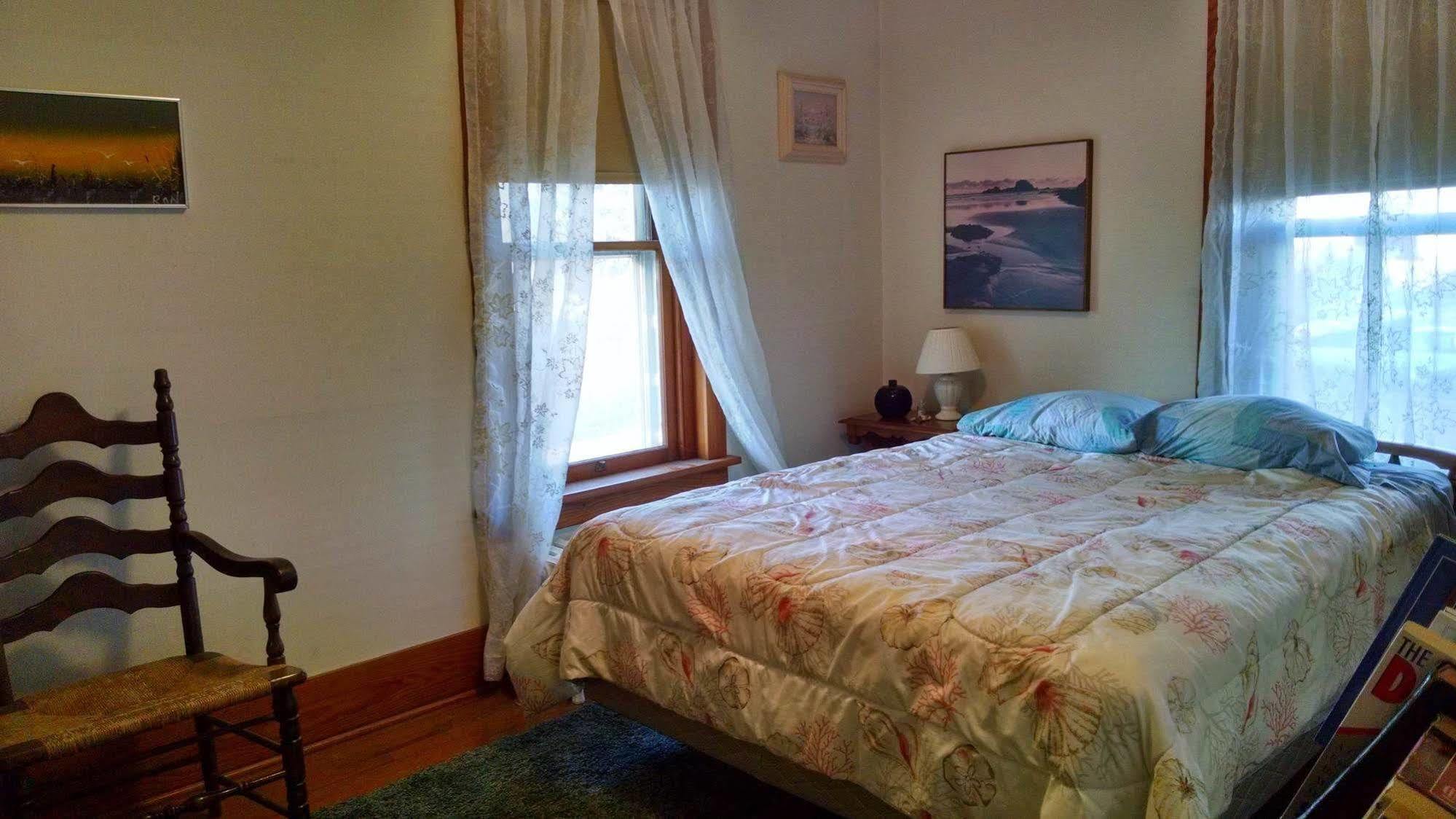 Fish & Loaves Bed And Breakfast Numidia Exterior foto